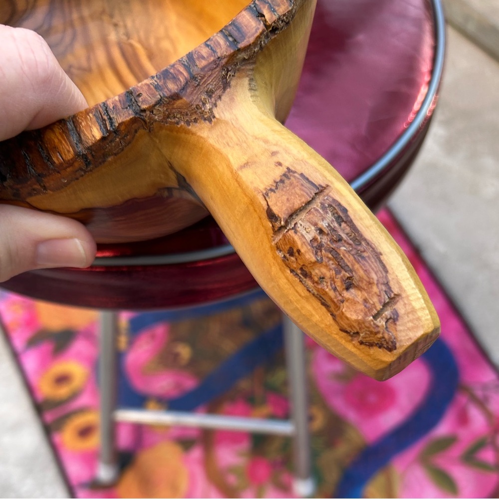 Hand carved wood bowl with handle handmade - Picture 3 of 12